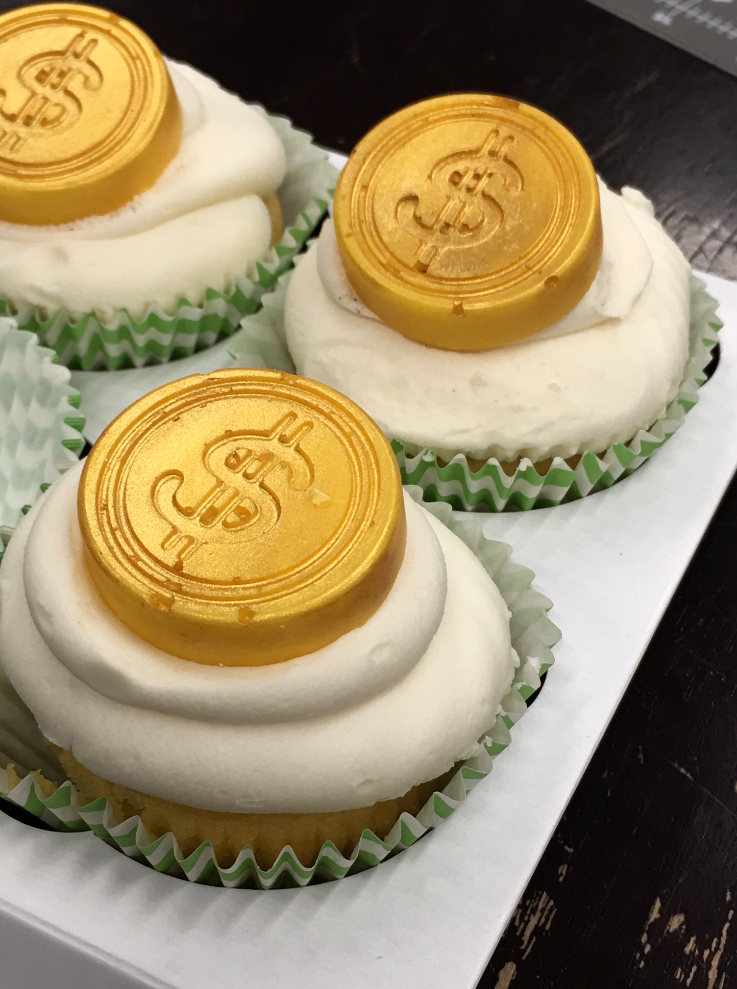 Gold Coin cupcakes